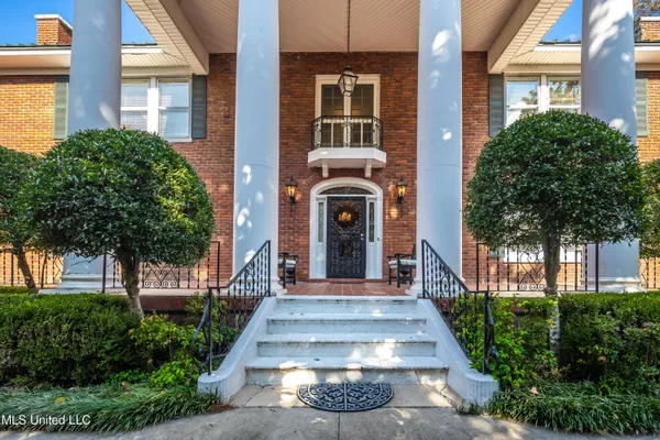 $1,250,000 | 8000 Austin Road, Lake Cormorant, MS 38641