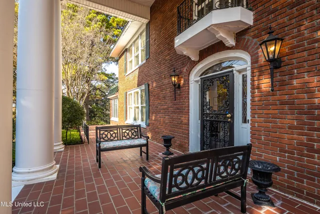 $1,250,000 | 8000 Austin Road, Lake Cormorant, MS 38641