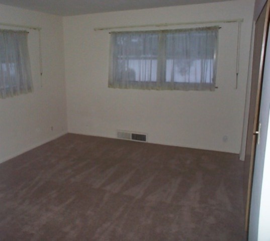 1819 East Maple Ridge Drive Peoria, IL 61603 - Photo 6 of 9 Gallery Image 6