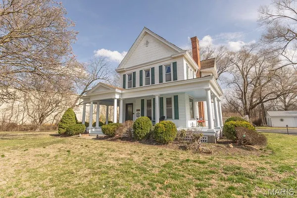$345,000 | 3210 Georgia Street, Louisiana, MO 63353