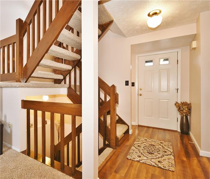1106 Old Farm Road Lawrence, PA 15055 - Photo 3 of 21 Gallery Image 3