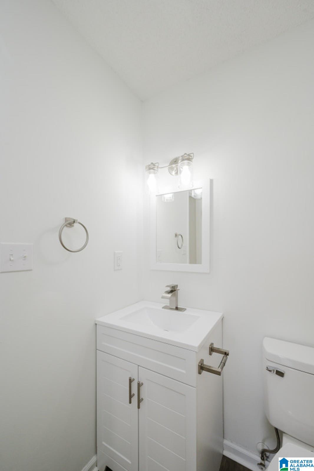 704 18th Way Lane Southwest Birmingham, AL 35211 - Photo 22 of 33