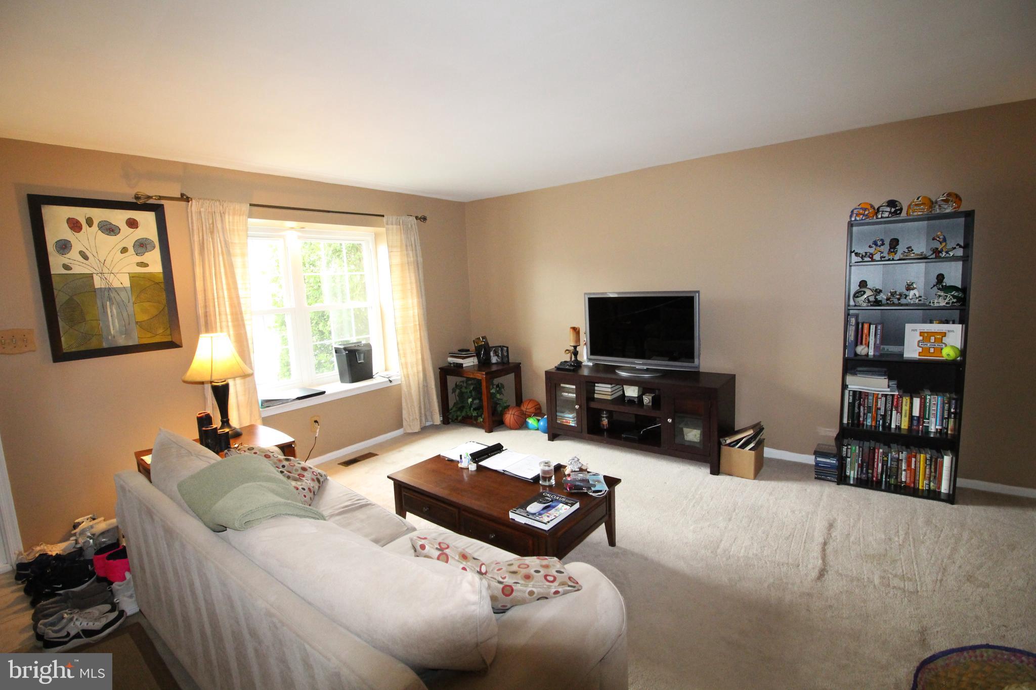 930 Craftsman Road Norristown, PA 19403 - Photo 4 of 27 Gallery Image 4