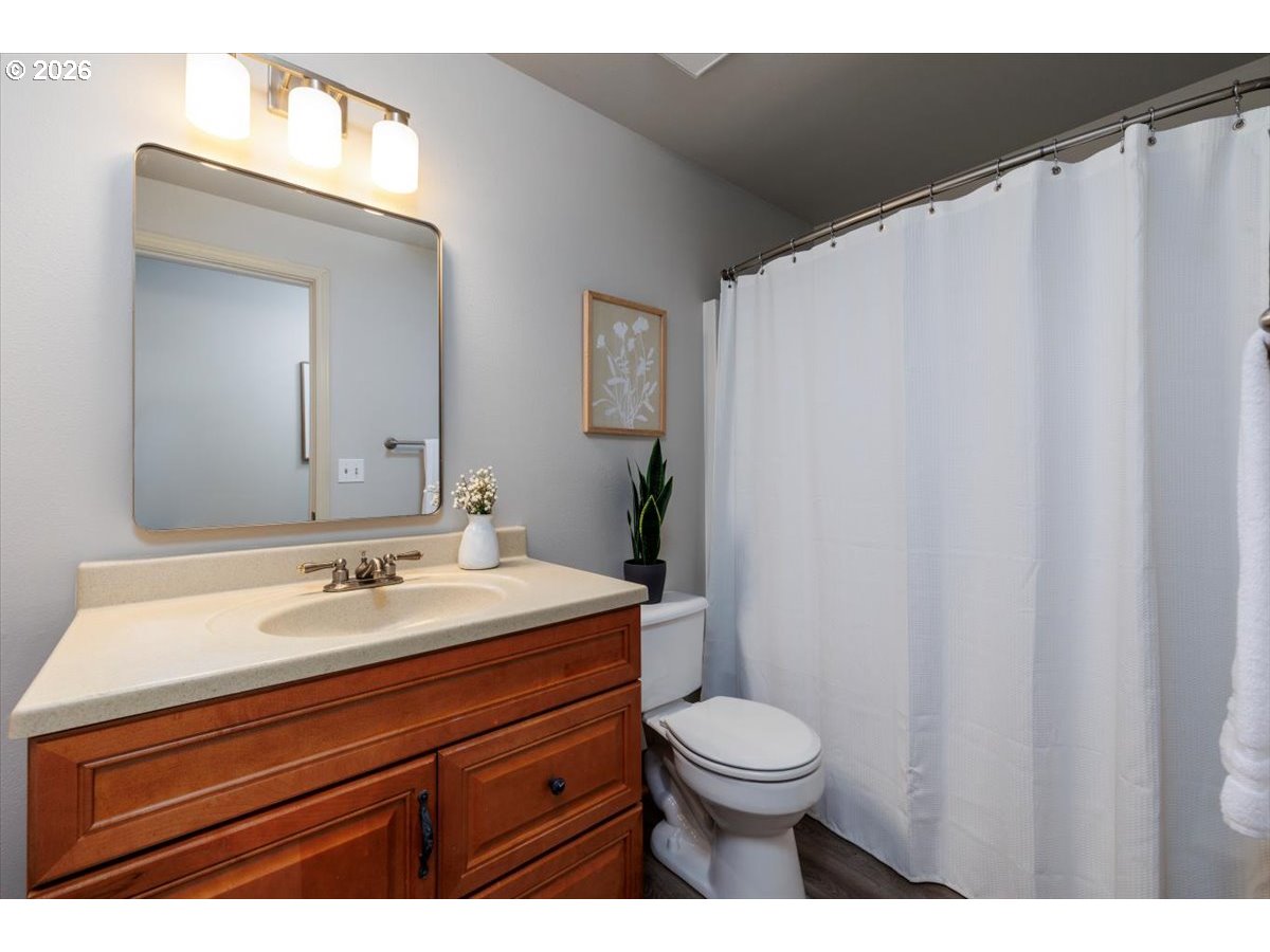7025 Southwest 174th Avenue Beaverton, OR 97007 - Photo 20 of 38