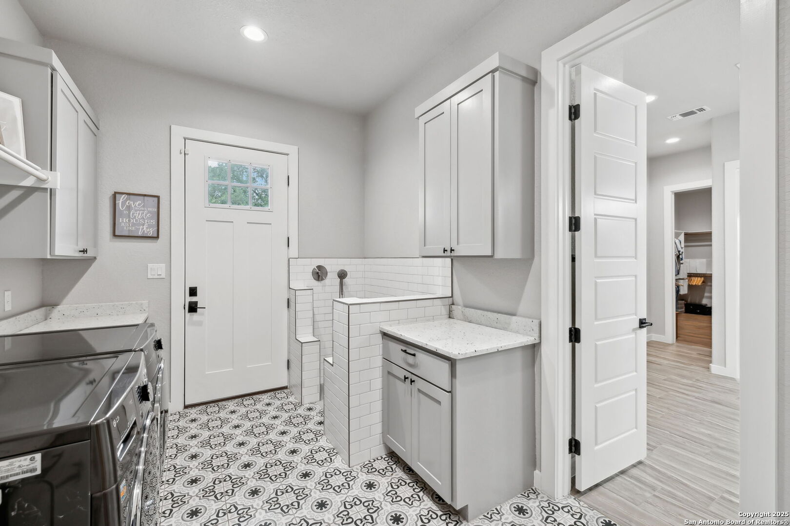 406 Arthur Court Spring Branch, TX 78070 - Photo 25 of 44