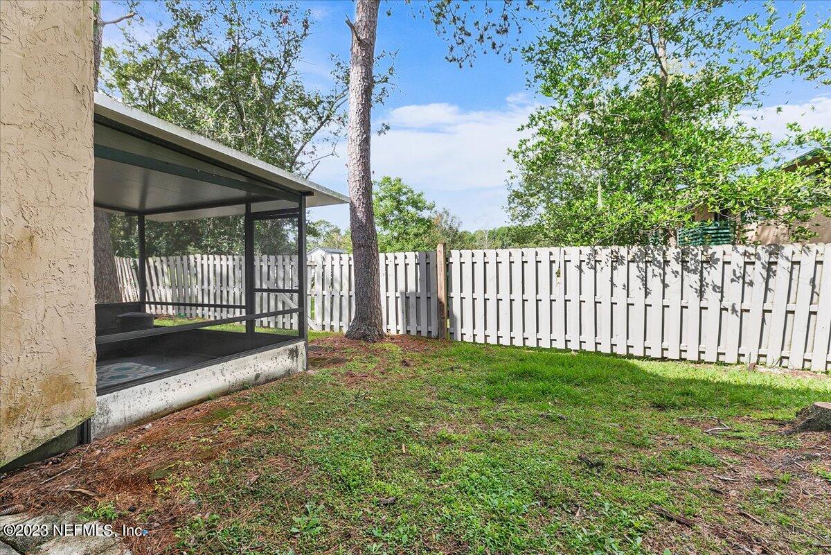 3801 Crown Point Road, Unit 1042 Jacksonville, FL 32257 - Photo 17 of 19 19-Backyard