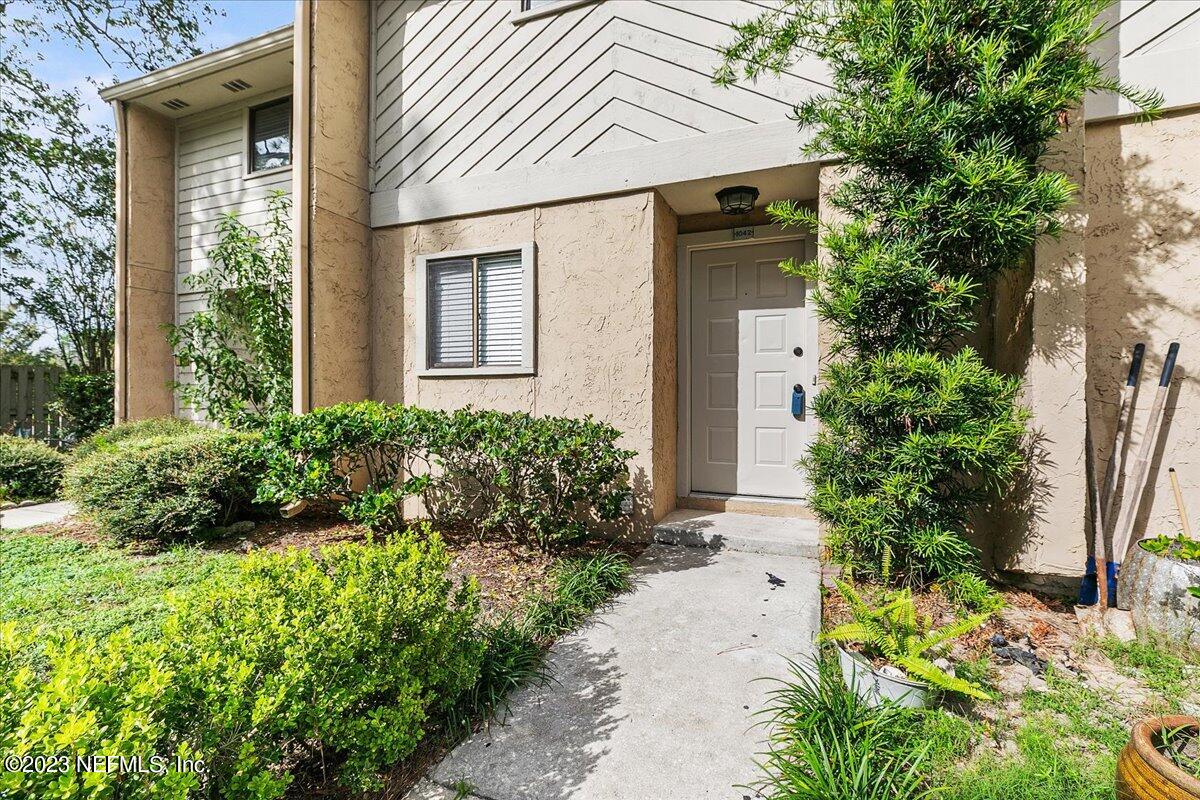 3801 Crown Point Road, Unit 1042 Jacksonville, FL 32257 - Photo 2 of 19 04-Entry