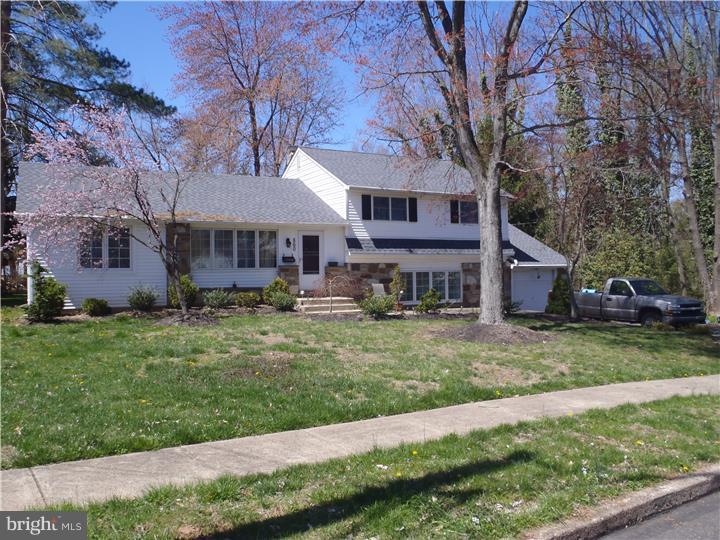 860 Aster Road Warminster, PA 18974 - Photo 1 of 25 Gallery Image 1