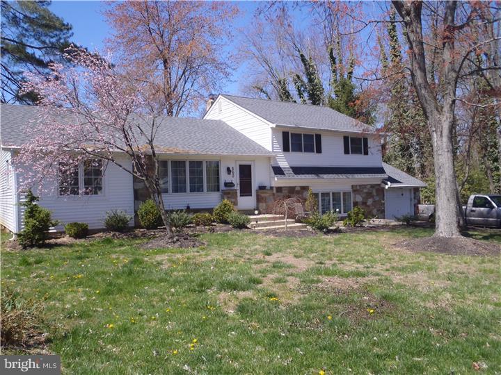 860 Aster Road Warminster, PA 18974 - Photo 2 of 25 Gallery Image 2