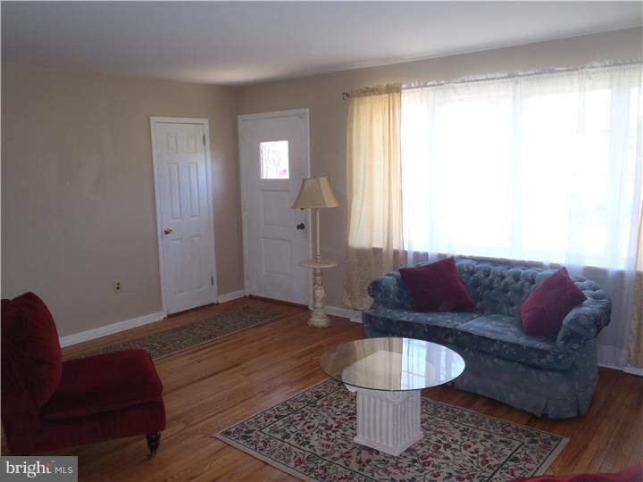 860 Aster Road Warminster, PA 18974 - Photo 13 of 25 Gallery Image 13