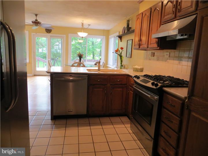 860 Aster Road Warminster, PA 18974 - Photo 17 of 25 Gallery Image 17
