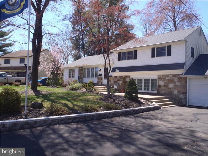 860 Aster Road Warminster, PA 18974 - Photo 4 of 25 Gallery Image 4