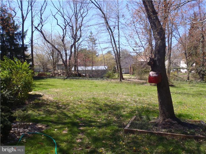 860 Aster Road Warminster, PA 18974 - Photo 5 of 25 Gallery Image 5