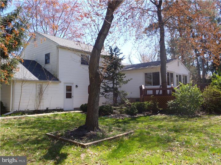 860 Aster Road Warminster, PA 18974 - Photo 10 of 25 Gallery Image 10