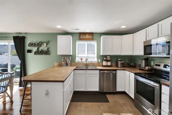 $429,999 | 1407 East Crossroads Drive, Moses Lake, WA 98837