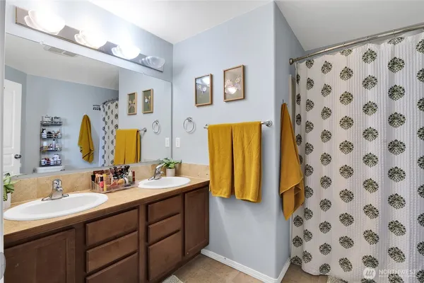 $429,999 | 1407 East Crossroads Drive, Moses Lake, WA 98837