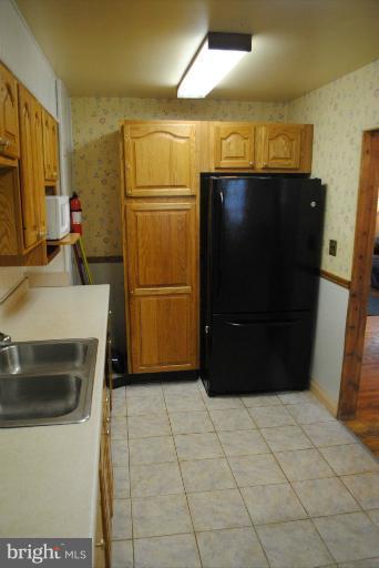 4910 Lindsay Road Baltimore, MD 21229 - Photo 22 of 26 Kitchen