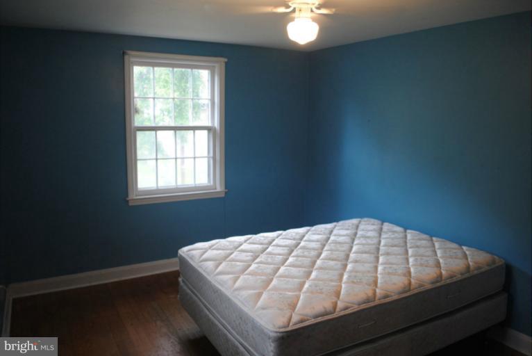4910 Lindsay Road Baltimore, MD 21229 - Photo 24 of 26 Bedroom