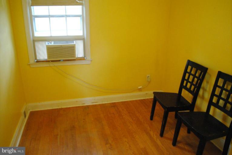 4910 Lindsay Road Baltimore, MD 21229 - Photo 4 of 26 Bedroom