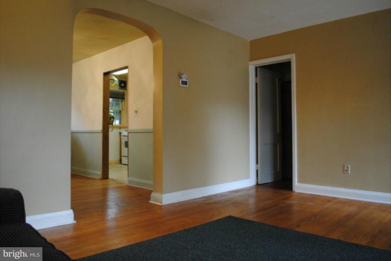 4910 Lindsay Road Baltimore, MD 21229 - Photo 8 of 26 Interior (General)