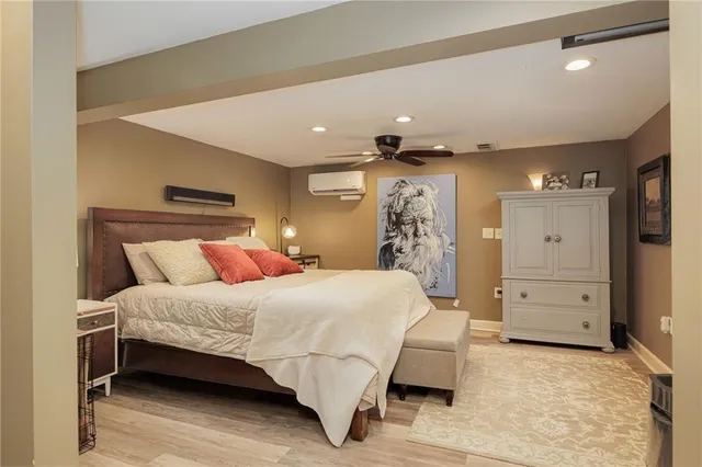 $605,000 | 206 Lake Viking Terrace, Gallatin, MO 64640