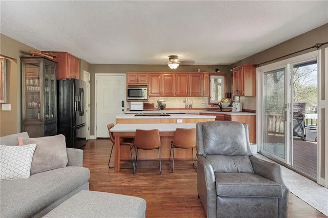 $605,000 | 206 Lake Viking Terrace, Gallatin, MO 64640