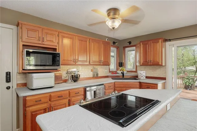 $605,000 | 206 Lake Viking Terrace, Gallatin, MO 64640