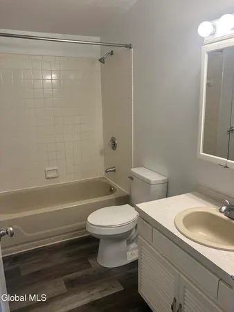 $1,667 | 82 Circular Street, Unit 4K, Saratoga Springs, NY 12866