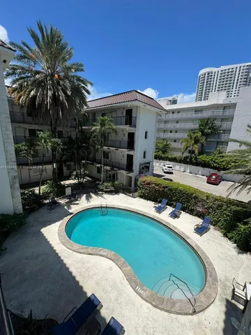 $1,950 | 924 Southeast 2nd Street, Unit 19, Fort Lauderdale, FL 33301