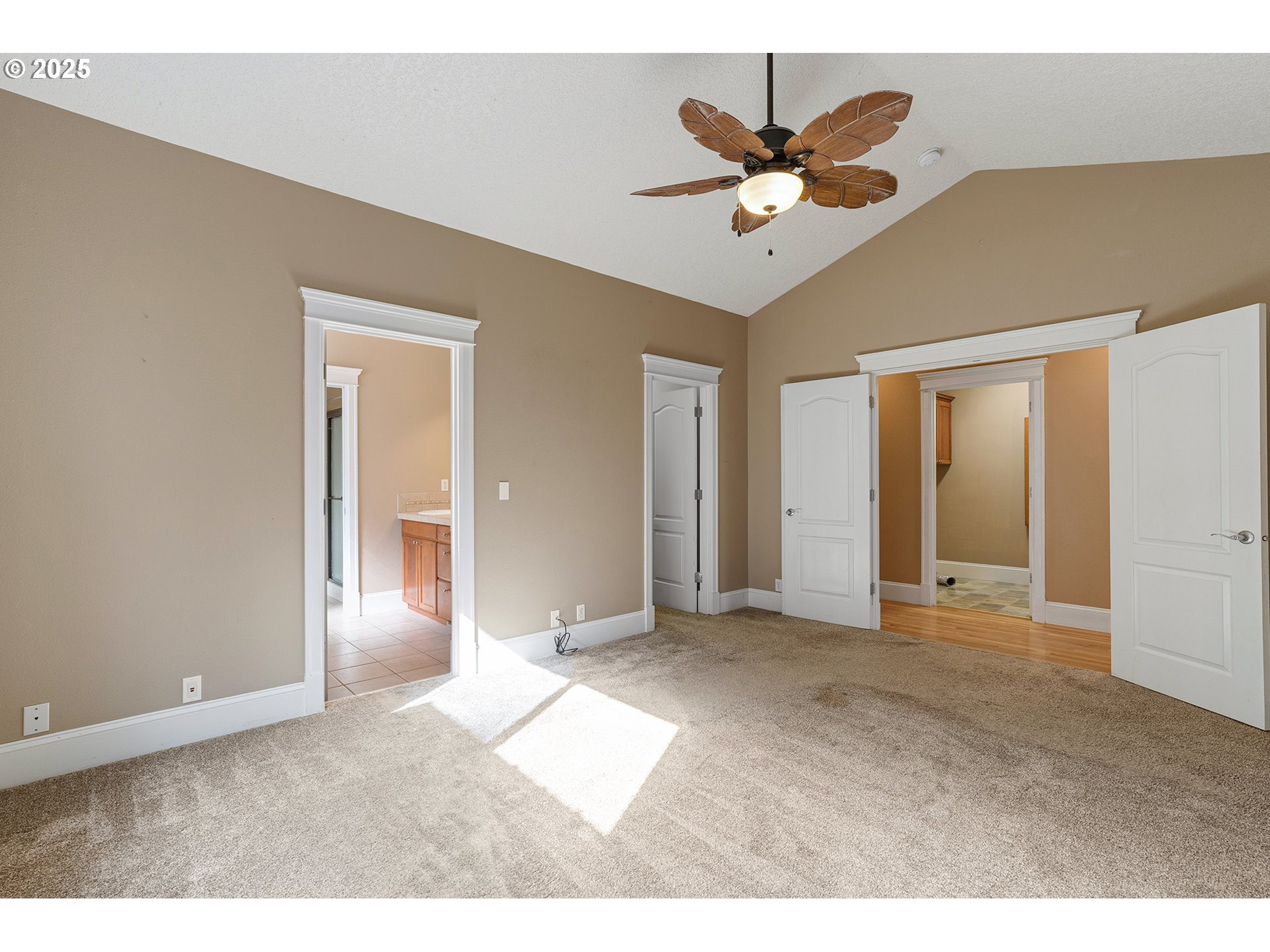 2947 Southeast Maple Place Gresham, OR 97080 - Photo 24 of 46 a view of a livingroom with a ceiling fan