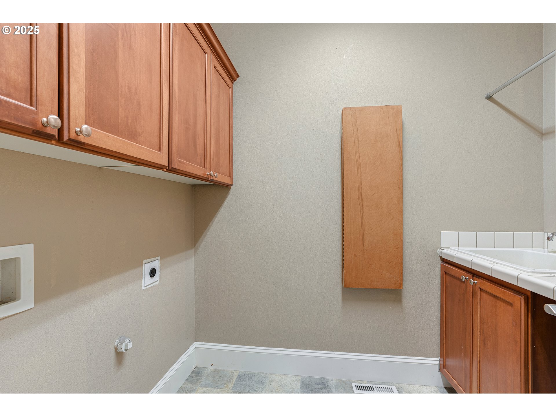 2947 Southeast Maple Place Gresham, OR 97080 - Photo 37 of 46 a picture of floor plan