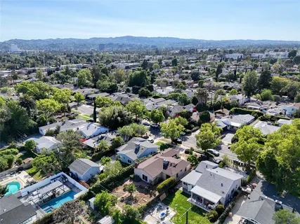 $949,900 | 5740 Lemona Avenue, Sherman Oaks, CA 91411