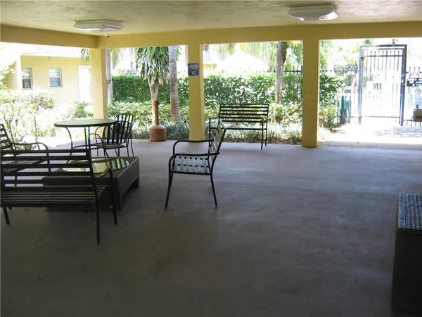 $1,750 | 5162 Northeast 6th Avenue, Unit 317, Oakland Park, FL 33334