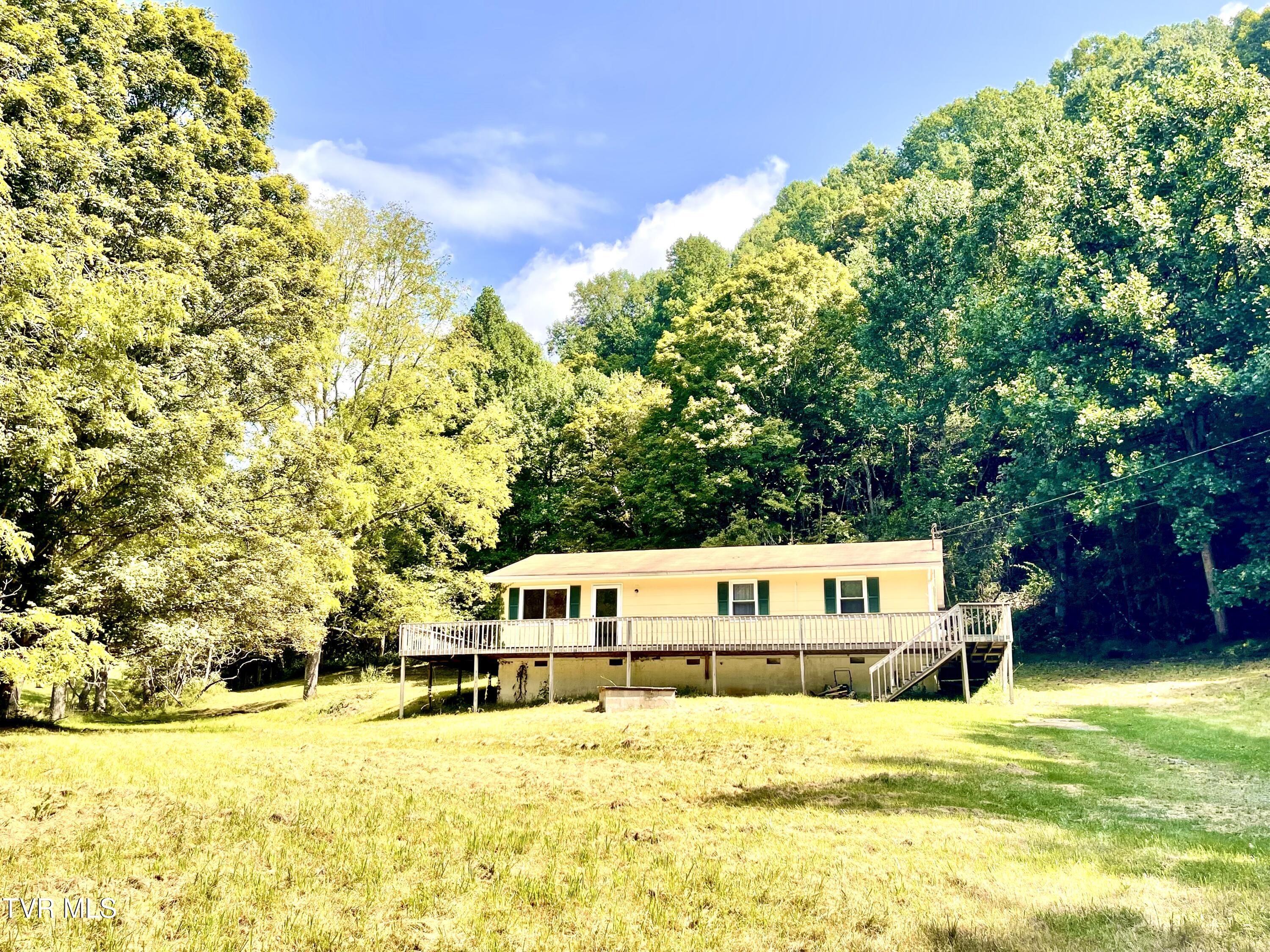 6090 Shaffertown Road Bristol, VA 24202 - Photo 2 of 28 IMG_0076