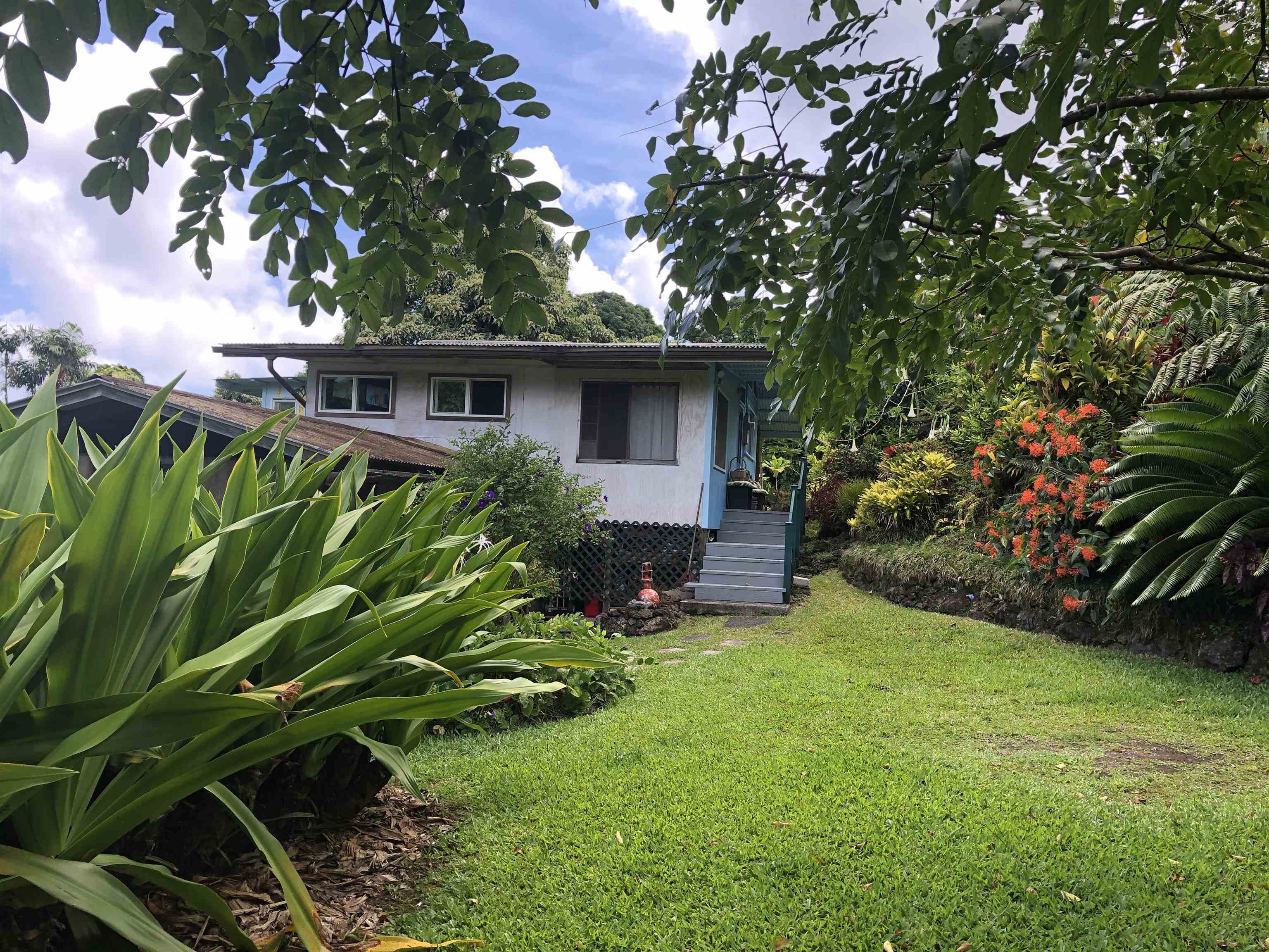 725 Nahiku Road Haiku, HI 96708 - Photo 4 of 31