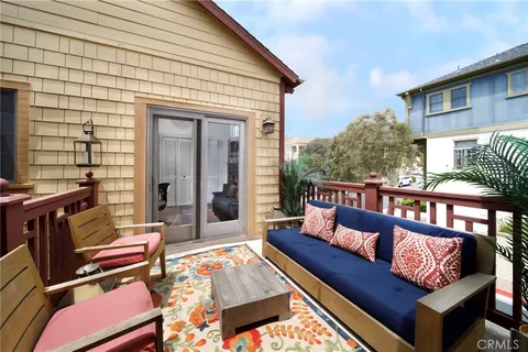 $2,195,000 | 2741 Bungalow Place, Corona del Mar, CA 92625