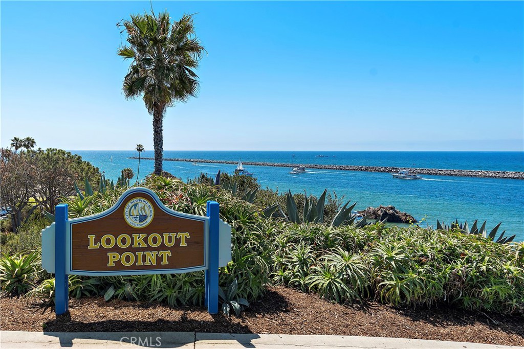 2741 Bungalow Place Corona del Mar, CA 92625 - Photo 26 of 29 a sign on a pole on a street