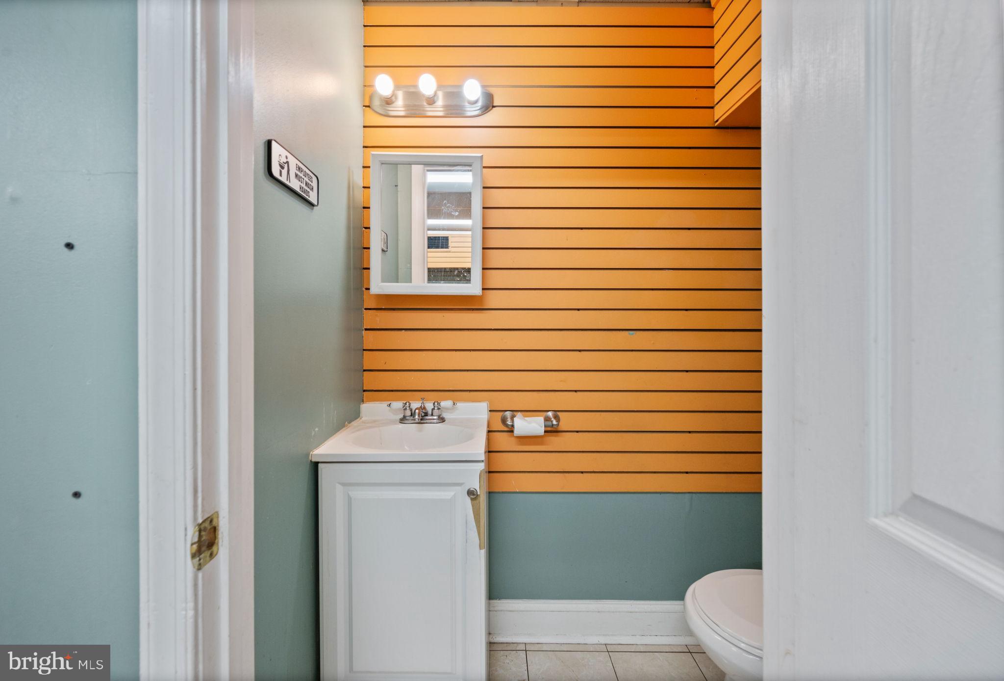 807 Eastern Boulevard Baltimore, MD 21221 - Photo 16 of 37