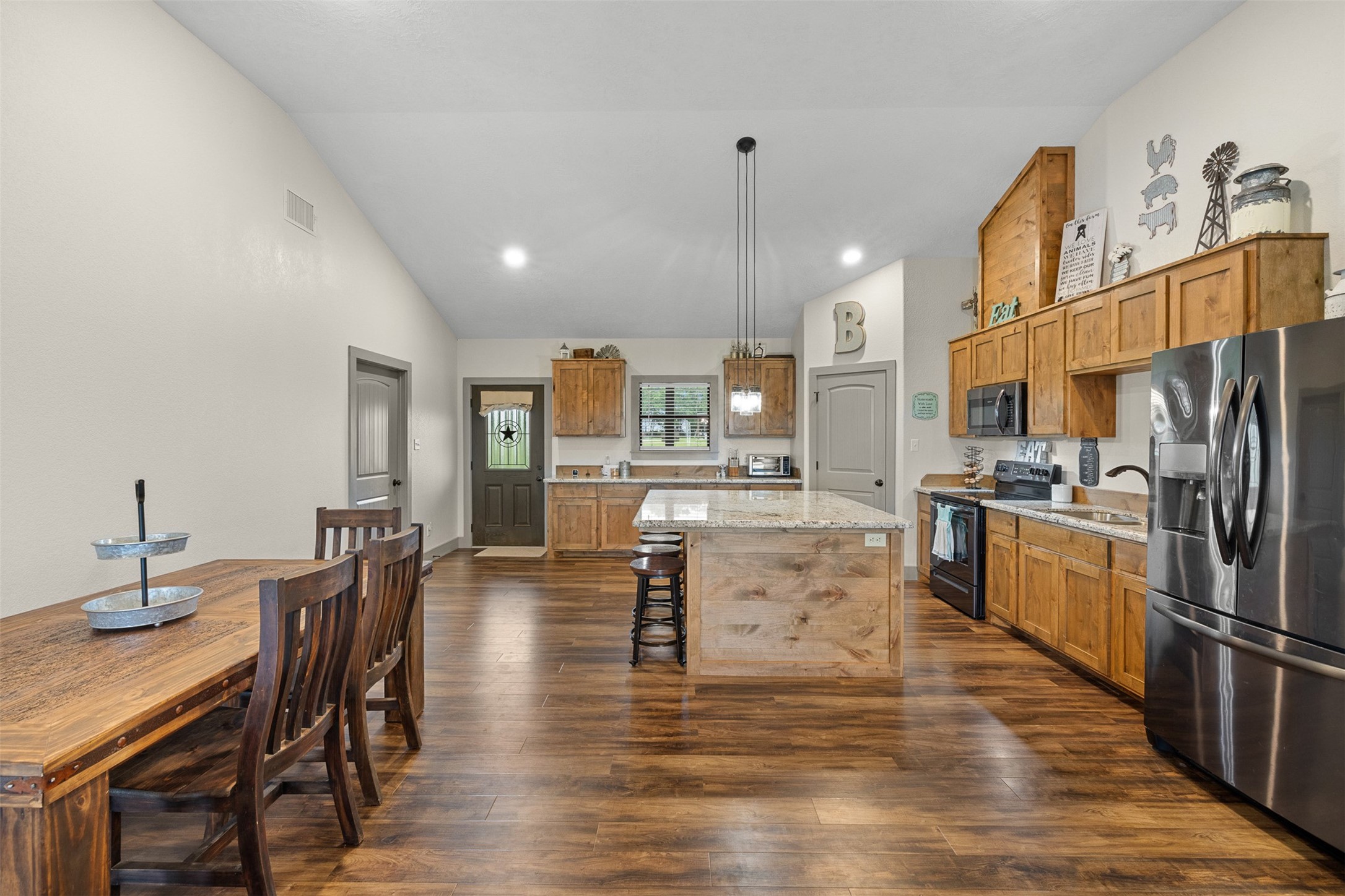 493 Hodde Road Burton, TX 77835 - Photo 9 of 47