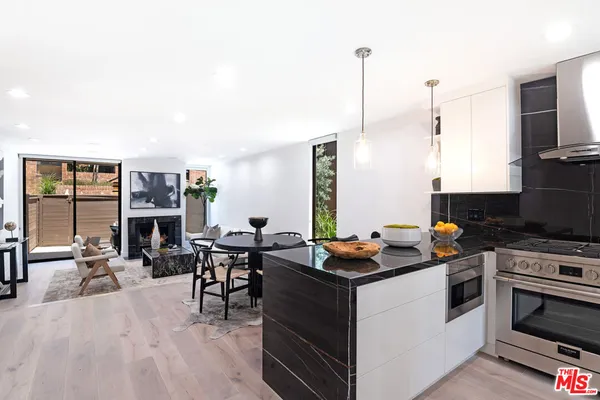 $7,500 | 1033 Carol Drive, Unit T13, West Hollywood, CA 90069