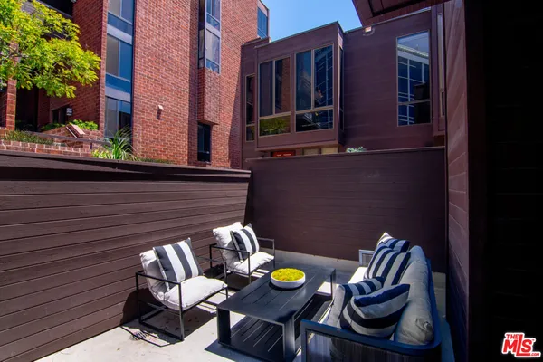$7,500 | 1033 Carol Drive, Unit T13, West Hollywood, CA 90069