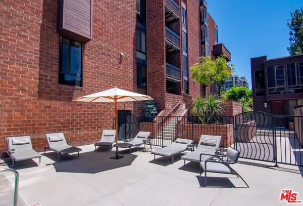 $7,500 | 1033 Carol Drive, Unit T13, West Hollywood, CA 90069