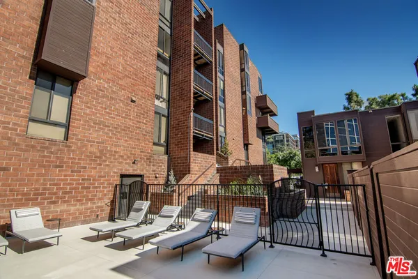 $7,500 | 1033 Carol Drive, Unit T13, West Hollywood, CA 90069