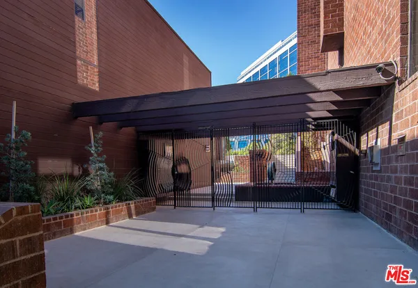 $7,500 | 1033 Carol Drive, Unit T13, West Hollywood, CA 90069