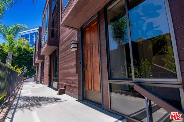 $7,500 | 1033 Carol Drive, Unit T13, West Hollywood, CA 90069