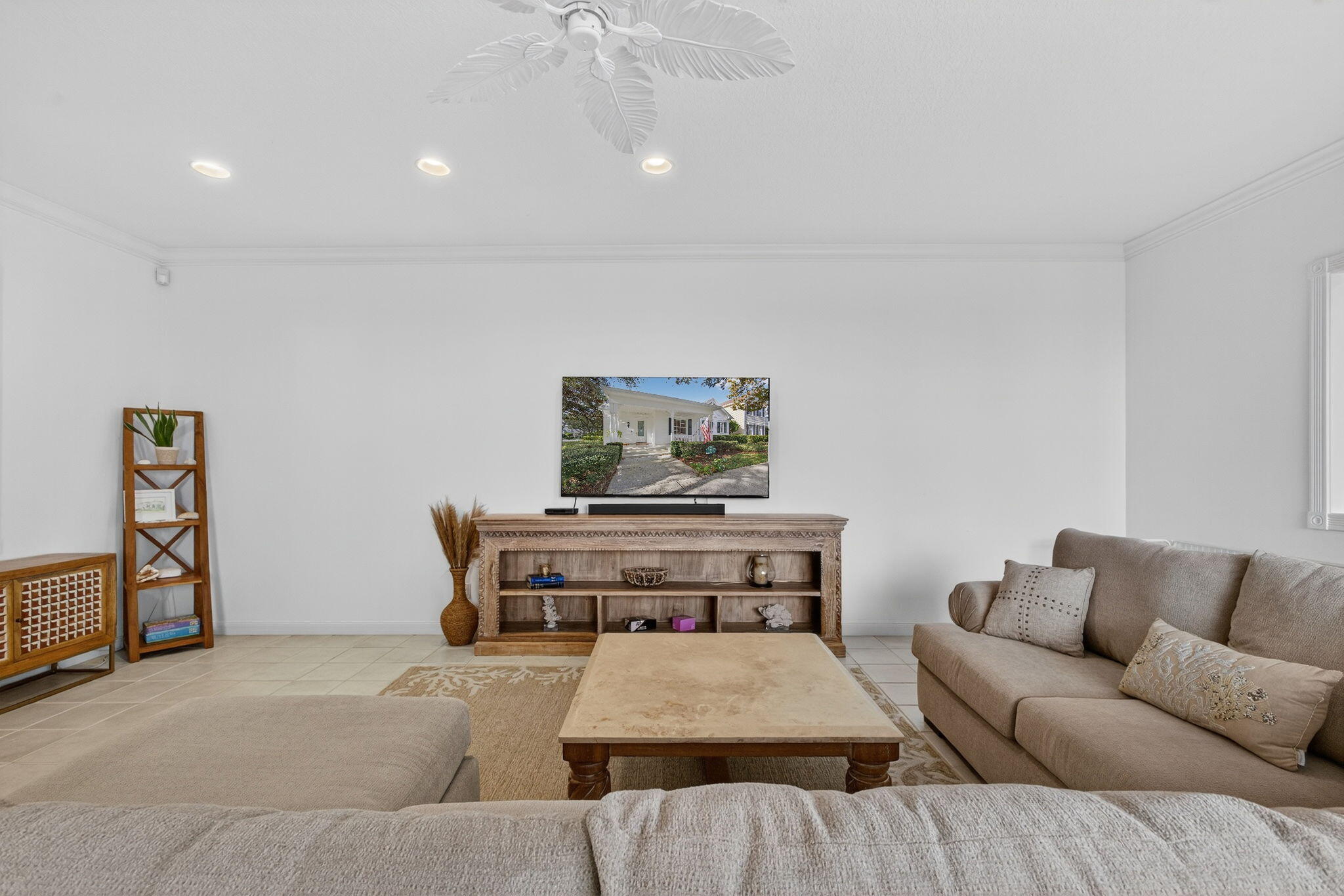 172 Queensland Lane Jupiter, FL 33458 - Photo 10 of 25 a living room with furniture