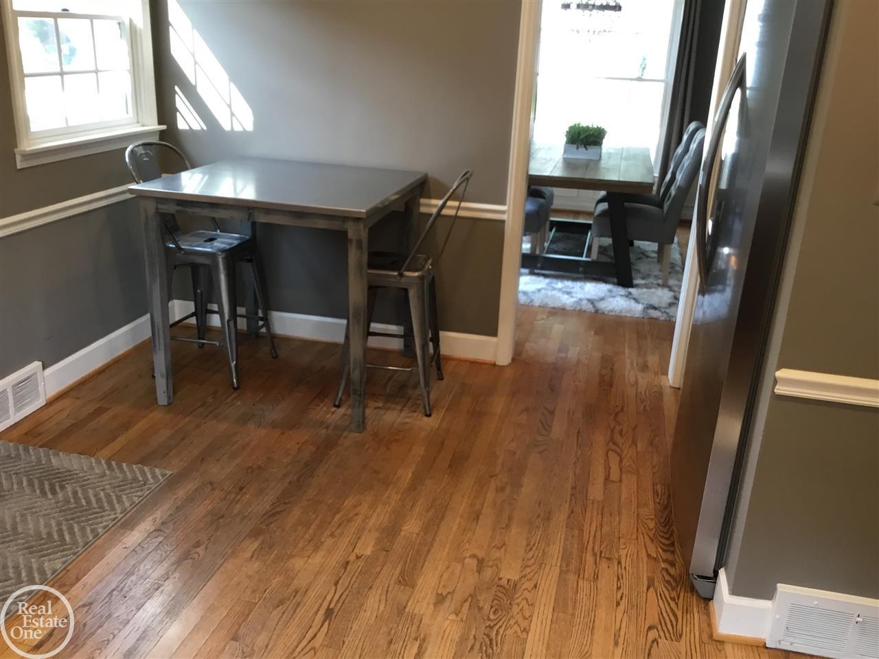 951 North Oxford Road Grosse Pointe Woods, MI 48236 - Photo 5 of 32