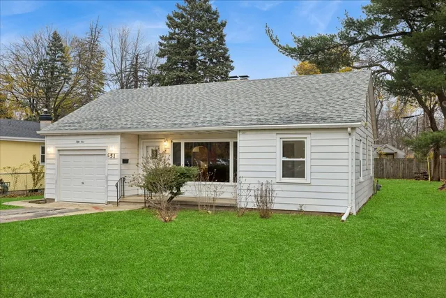 $231,000 | 51 North McLean Boulevard, Elgin, IL 60123
