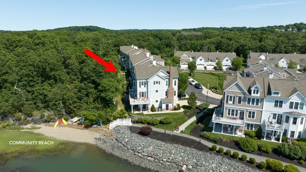 113 Halsted, Unit 113 Hingham, MA 02043 - Photo 37 of 41 a aerial view of a house