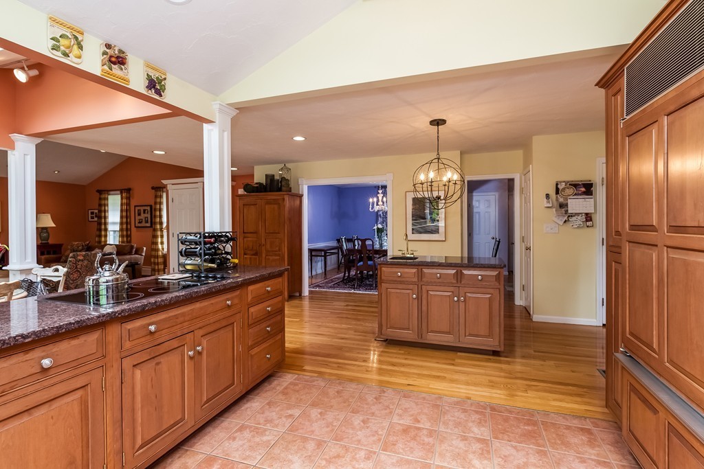 32 Century Drive Canton, MA 02021 - Photo 3 of 30 Gallery Image 3